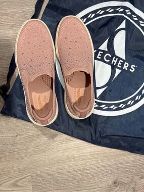 Sketchers Archfit Martha Stewart Slip-On Knit Sneakers in Dusty Rose